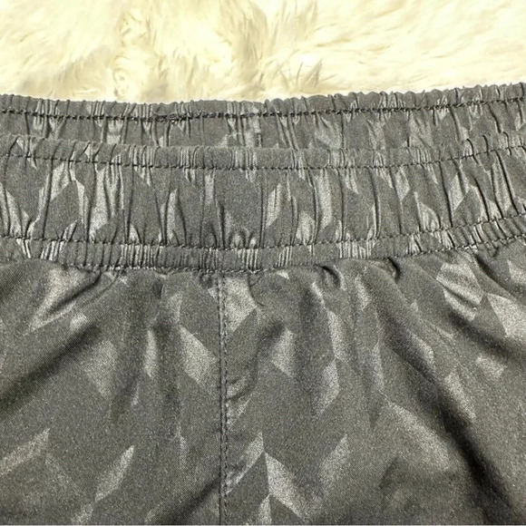 Old Navy Active Go-Dry Shorts Lined Drawstring Waist Black Size Small - Picture 4 of 16